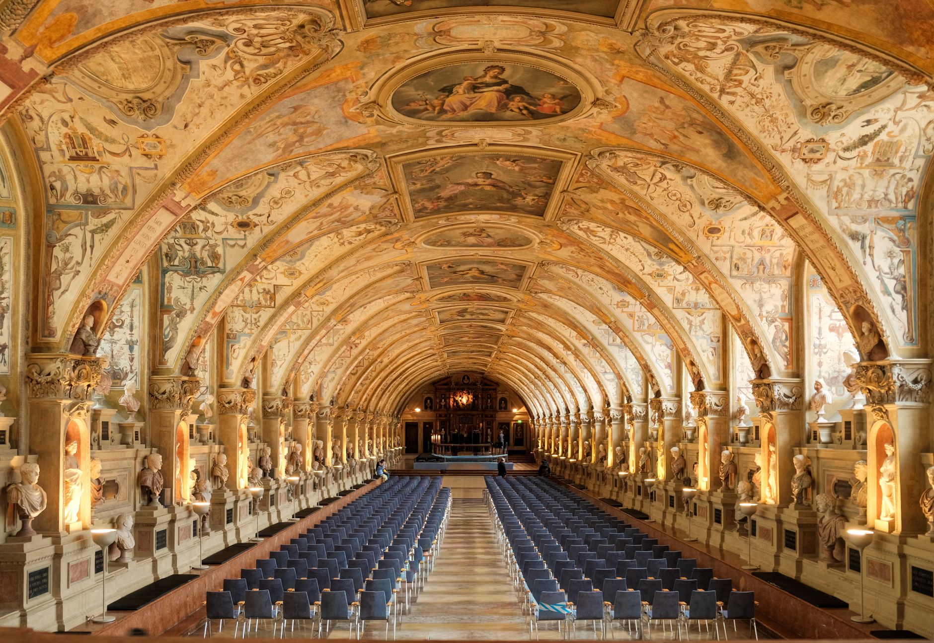 Kronenhalle interior