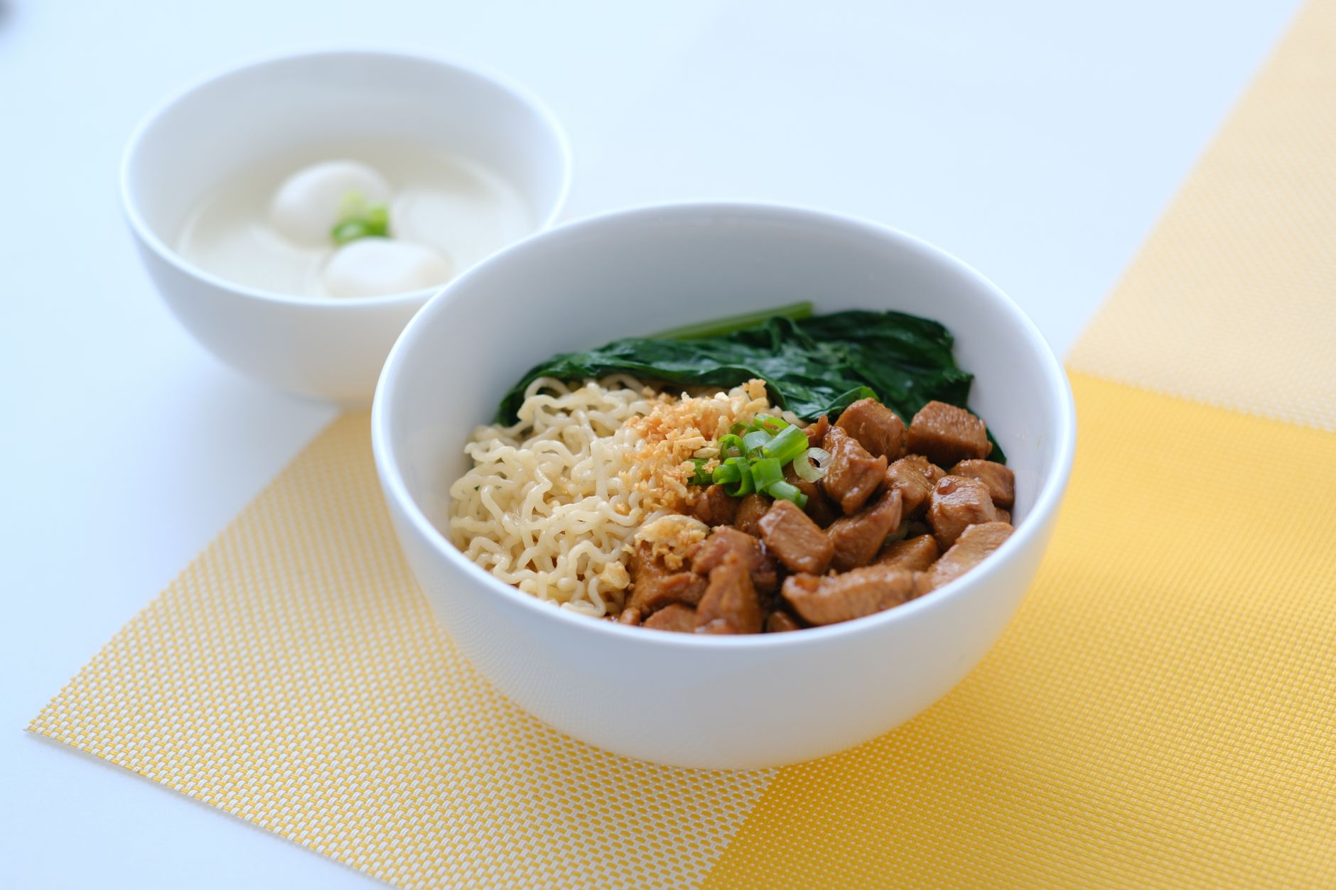 Mak's Noodle interior