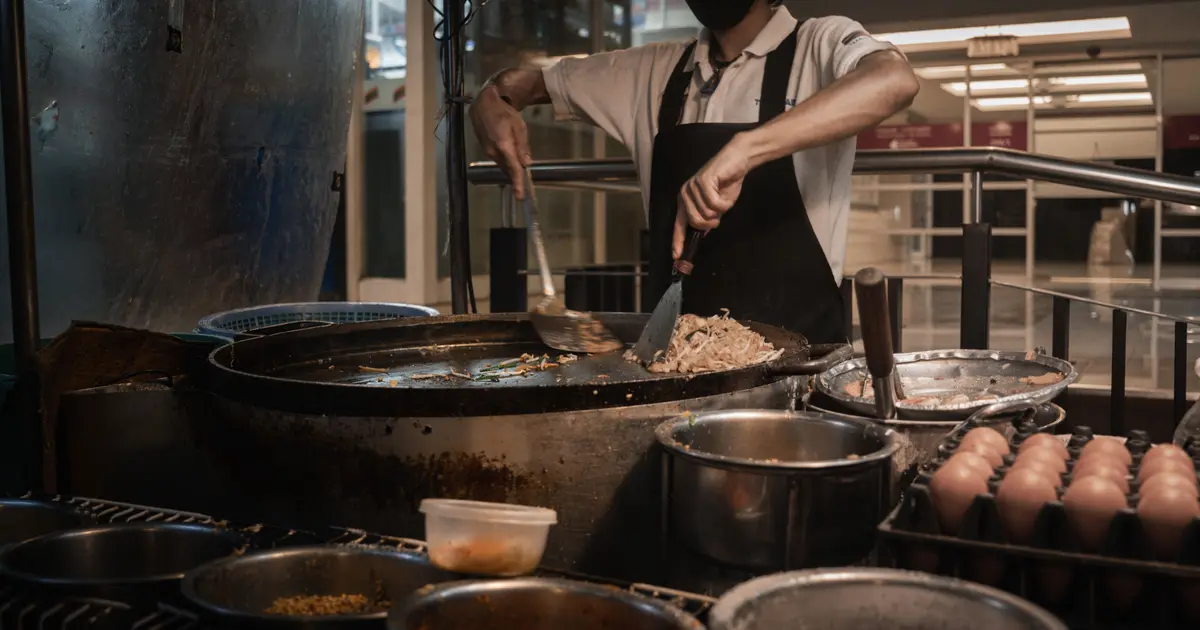 Petualangan Kuliner Bangkok, Thailand: Review Pad Thai Bangkok di Cafe Bangkok Street, Thailand, Rekomendasi Tempat Makan Favorit Foodie